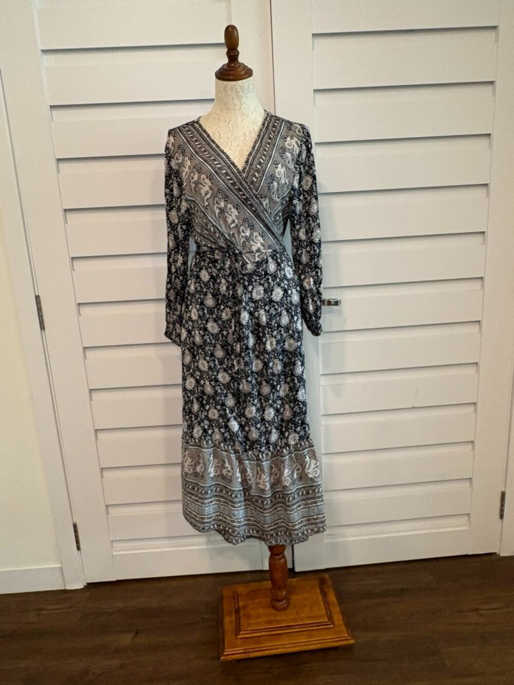 Lucky Brand Black White Paisley Floral Boho Festival Beth Dutton Wrap Midi Dress - Picture 3 of 14